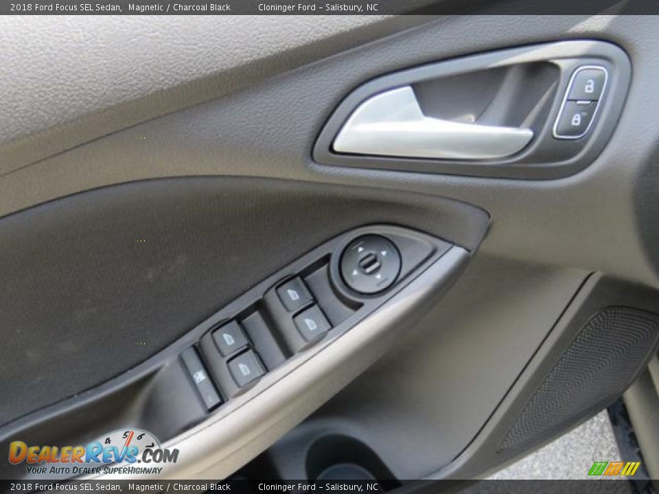 2018 Ford Focus SEL Sedan Magnetic / Charcoal Black Photo #9