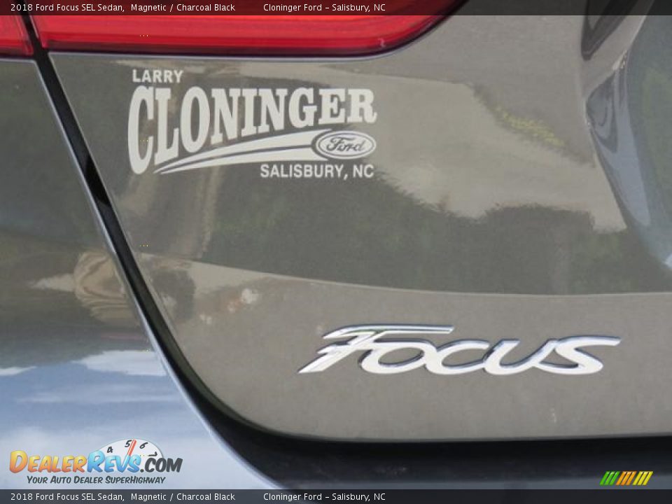2018 Ford Focus SEL Sedan Magnetic / Charcoal Black Photo #22