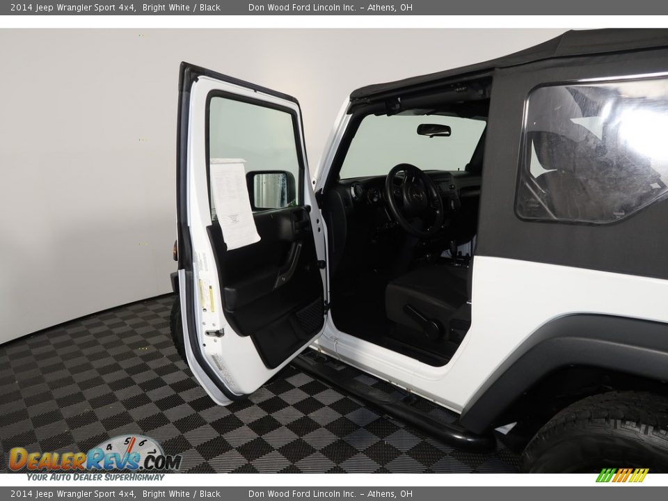 2014 Jeep Wrangler Sport 4x4 Bright White / Black Photo #23