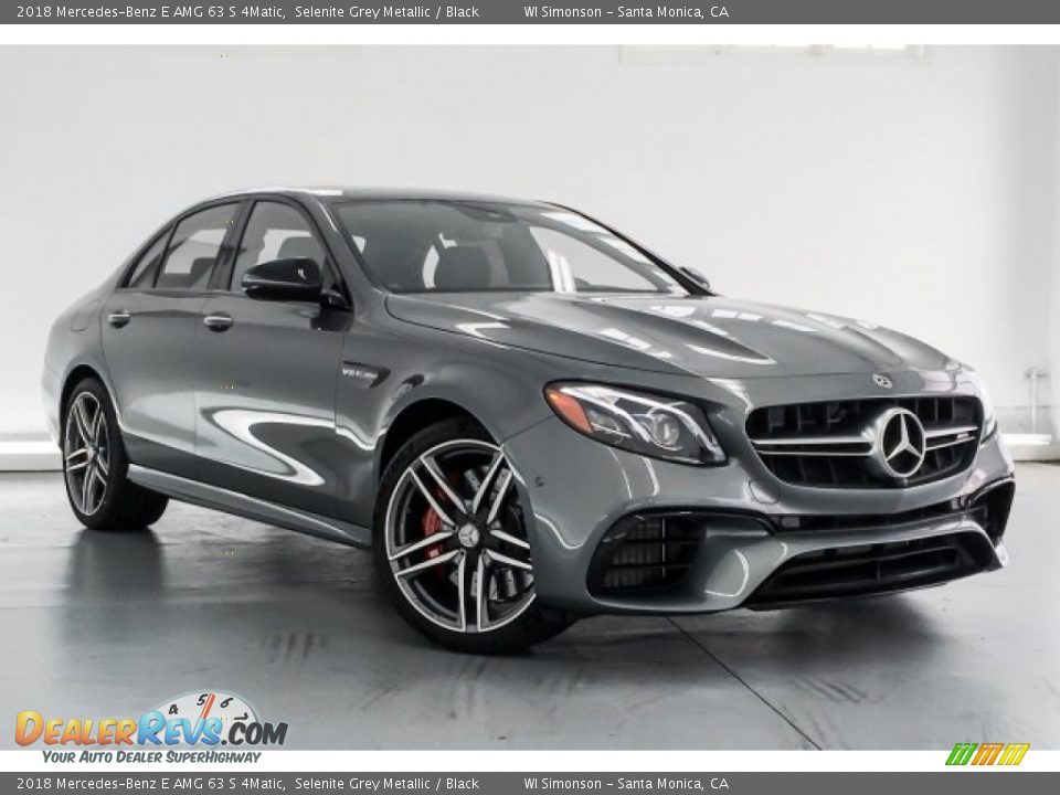 Front 3/4 View of 2018 Mercedes-Benz E AMG 63 S 4Matic Photo #12