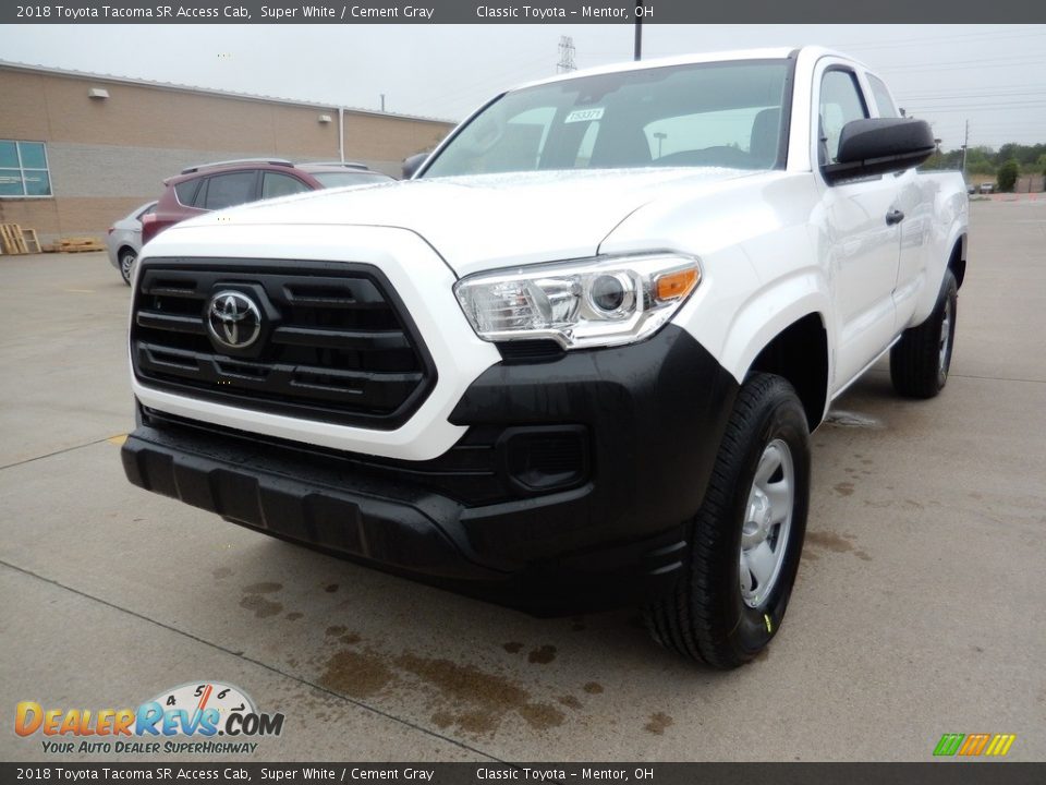 Front 3/4 View of 2018 Toyota Tacoma SR Access Cab Photo #1