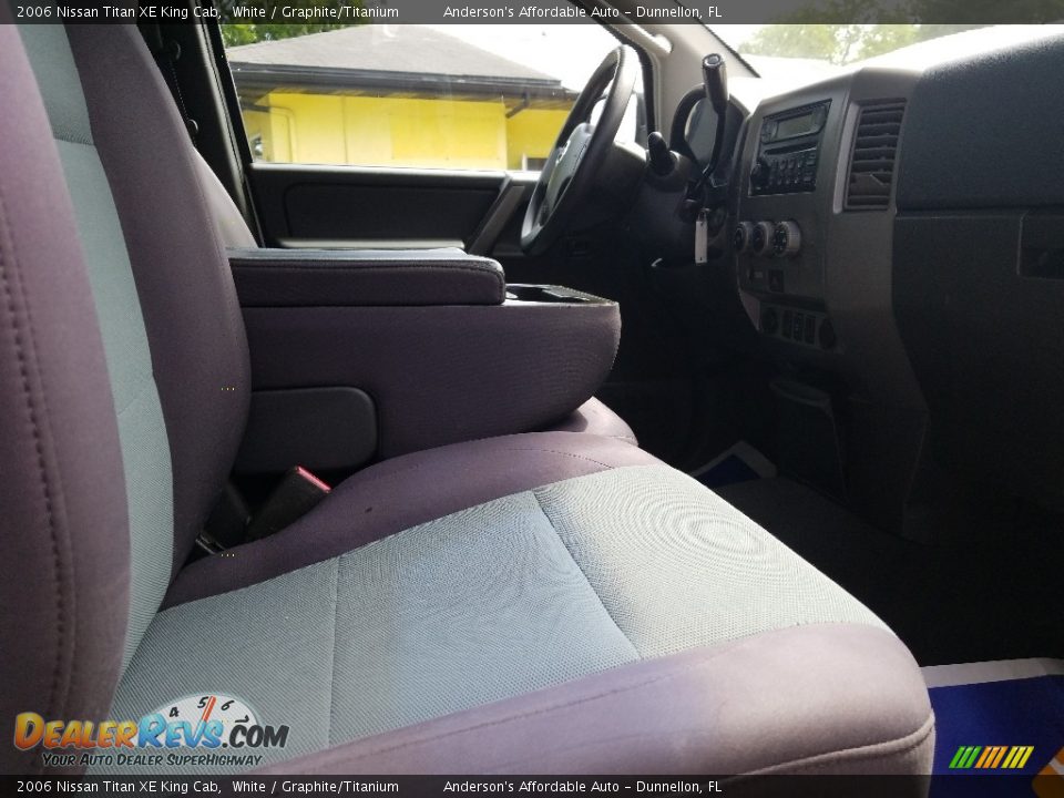 2006 Nissan Titan XE King Cab White / Graphite/Titanium Photo #16