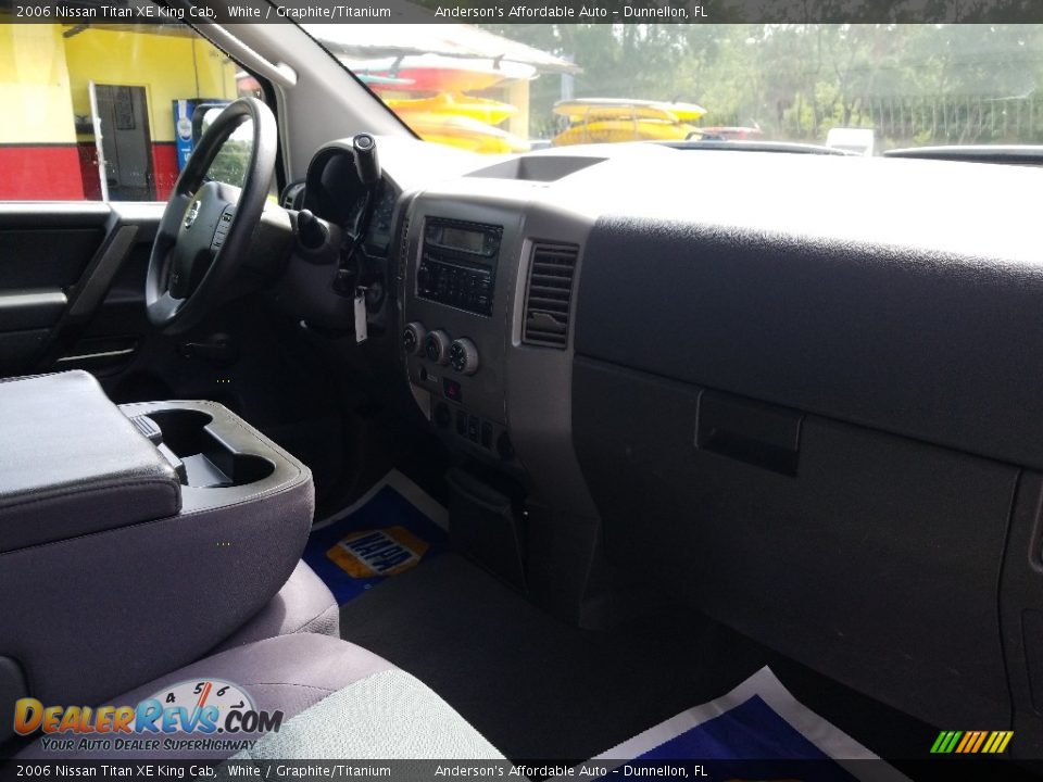 2006 Nissan Titan XE King Cab White / Graphite/Titanium Photo #17