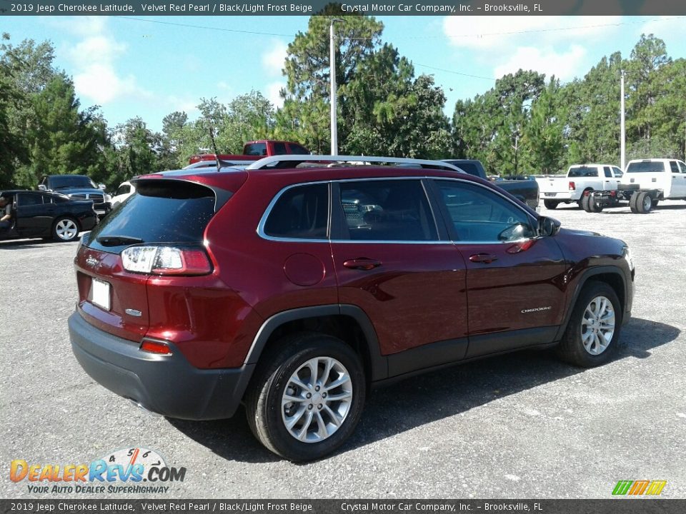 2019 Jeep Cherokee Latitude Velvet Red Pearl / Black/Light Frost Beige Photo #5