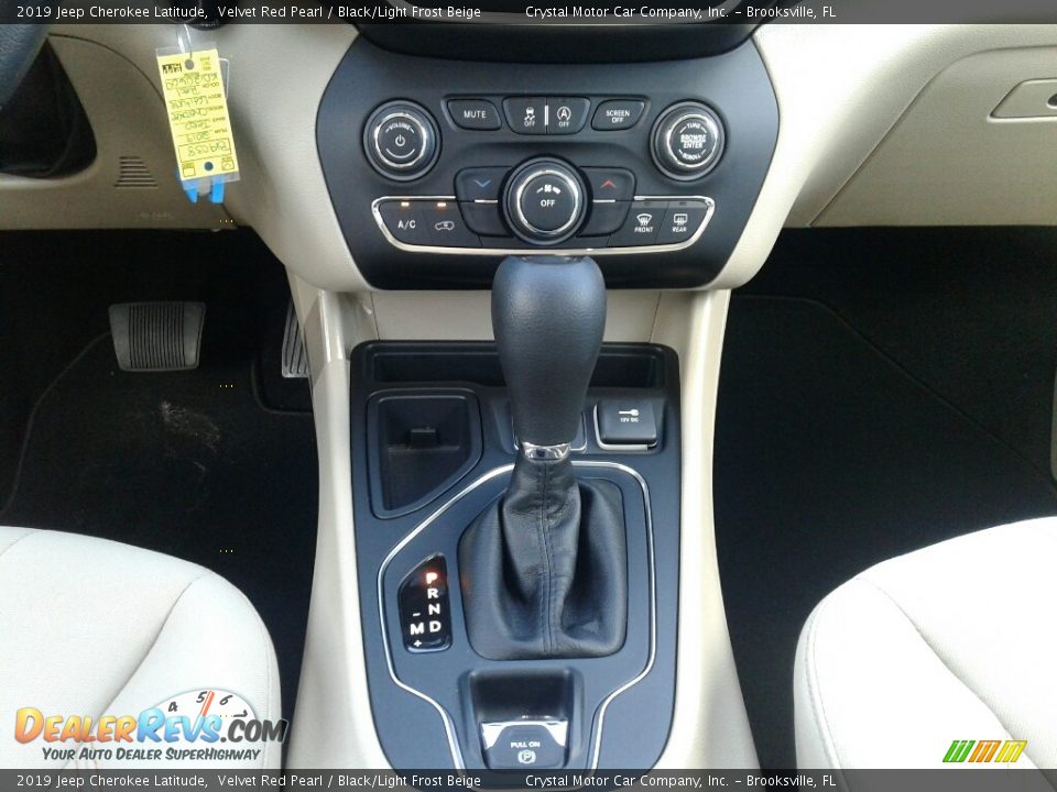 2019 Jeep Cherokee Latitude Velvet Red Pearl / Black/Light Frost Beige Photo #16