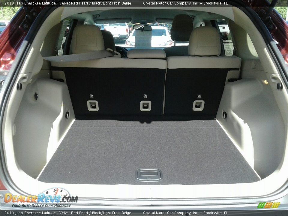 2019 Jeep Cherokee Latitude Velvet Red Pearl / Black/Light Frost Beige Photo #19