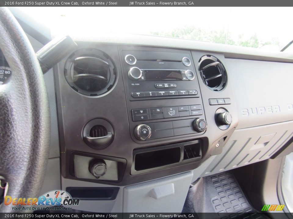2016 Ford F250 Super Duty XL Crew Cab Oxford White / Steel Photo #18