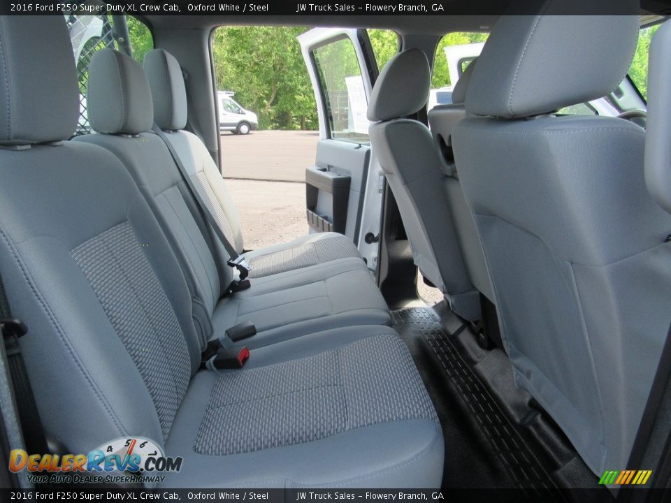 2016 Ford F250 Super Duty XL Crew Cab Oxford White / Steel Photo #31