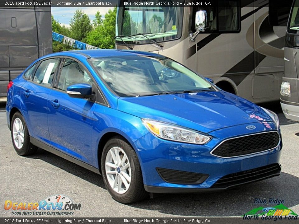2018 Ford Focus SE Sedan Lightning Blue / Charcoal Black Photo #7