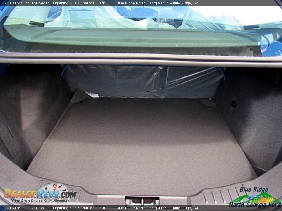 2018 Ford Focus SE Sedan Lightning Blue / Charcoal Black Photo #13