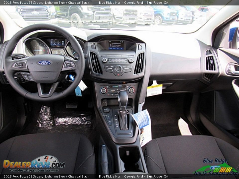 2018 Ford Focus SE Sedan Lightning Blue / Charcoal Black Photo #22