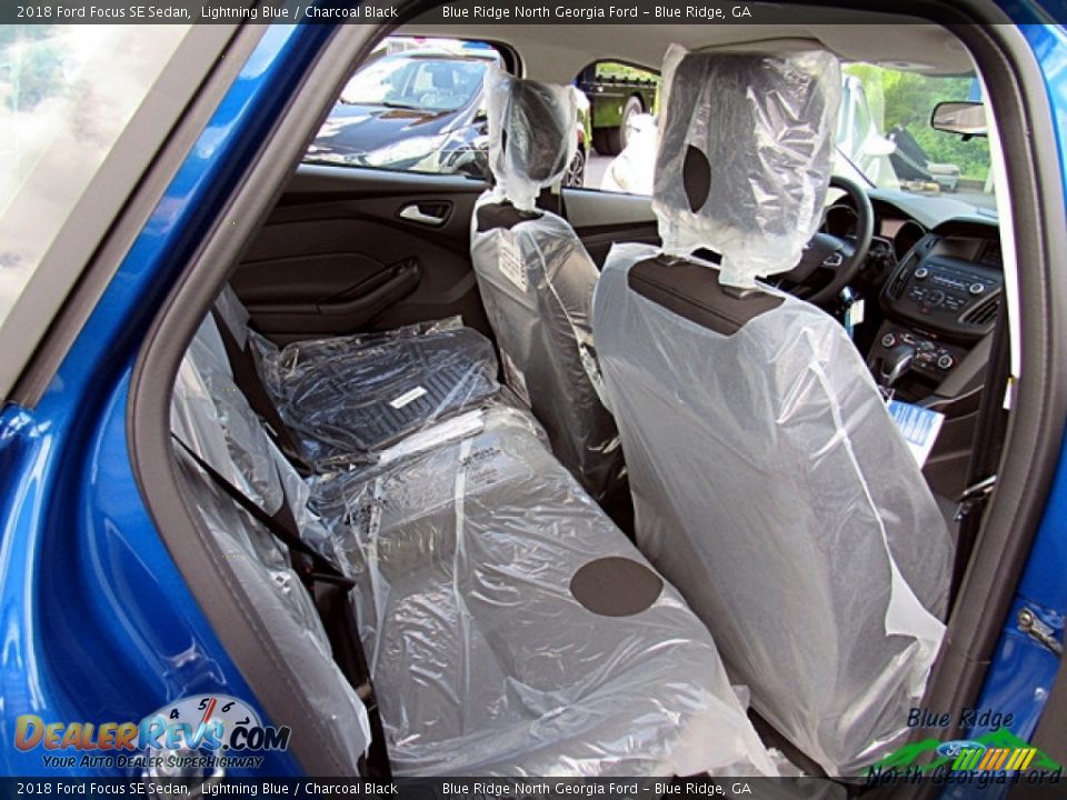 2018 Ford Focus SE Sedan Lightning Blue / Charcoal Black Photo #28