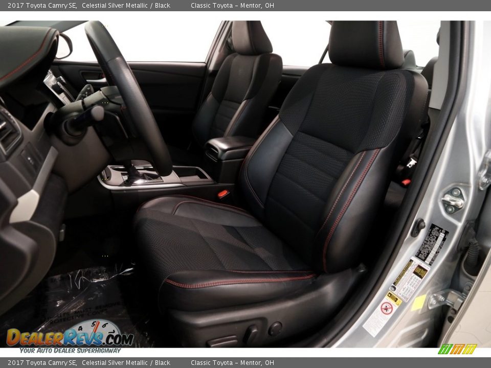 2017 Toyota Camry SE Celestial Silver Metallic / Black Photo #5