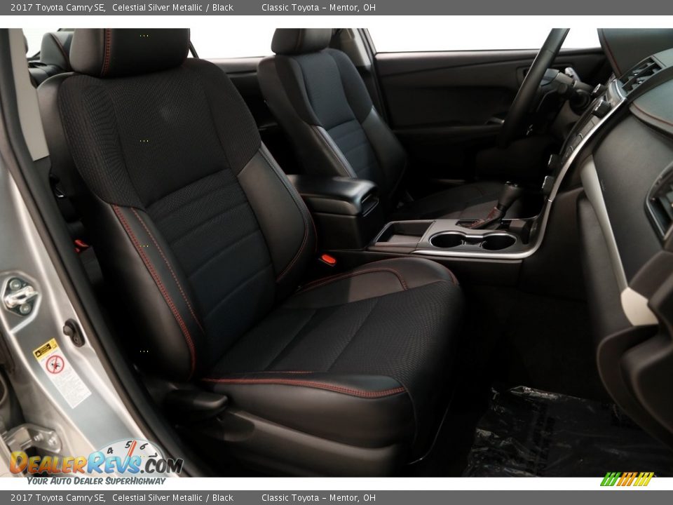 2017 Toyota Camry SE Celestial Silver Metallic / Black Photo #13