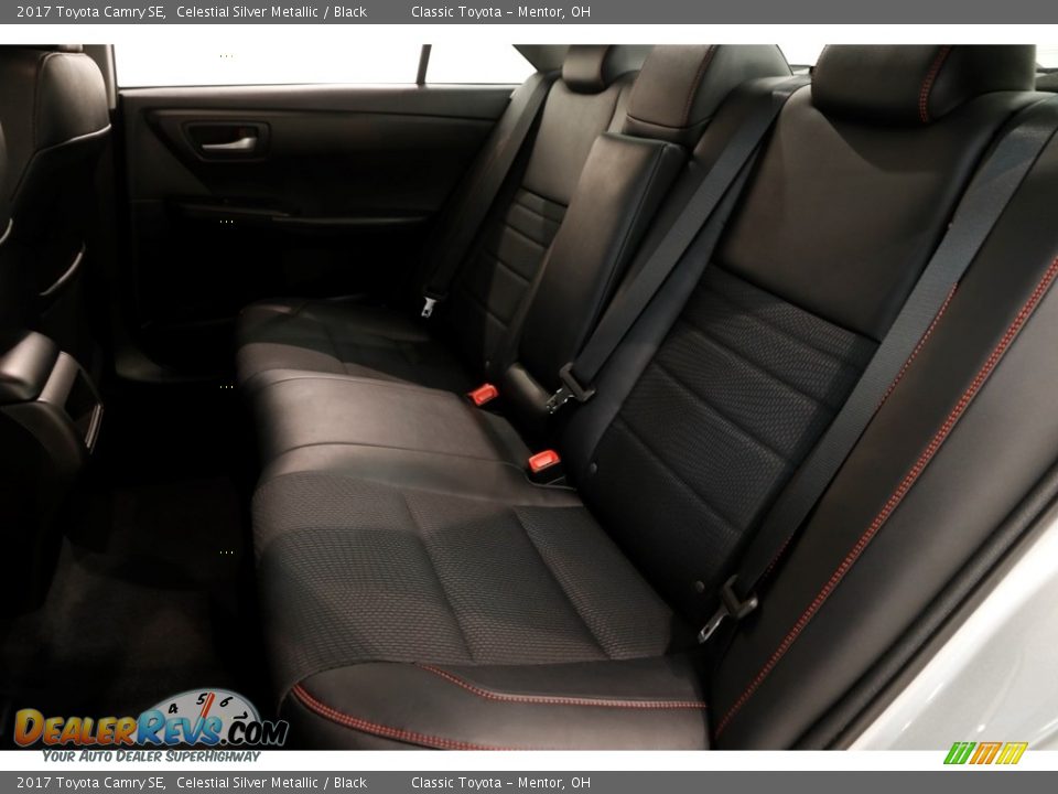 2017 Toyota Camry SE Celestial Silver Metallic / Black Photo #15
