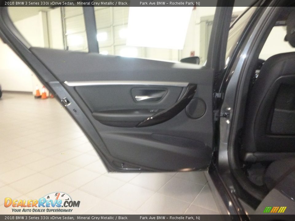 2018 BMW 3 Series 330i xDrive Sedan Mineral Grey Metallic / Black Photo #12