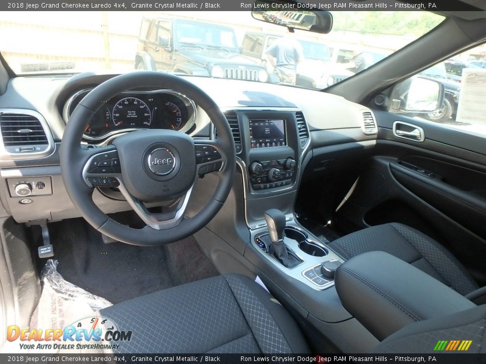 2018 Jeep Grand Cherokee Laredo 4x4 Granite Crystal Metallic / Black Photo #12