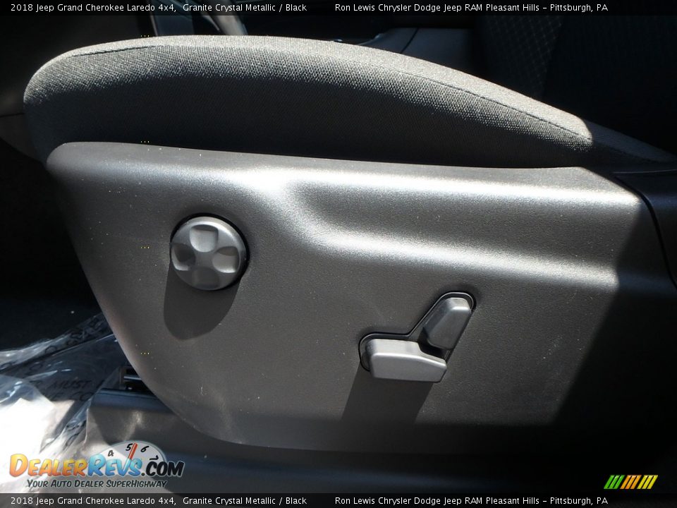 2018 Jeep Grand Cherokee Laredo 4x4 Granite Crystal Metallic / Black Photo #15