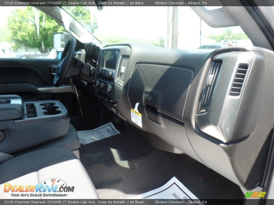 2018 Chevrolet Silverado 2500HD LT Double Cab 4x4 Silver Ice Metallic / Jet Black Photo #17