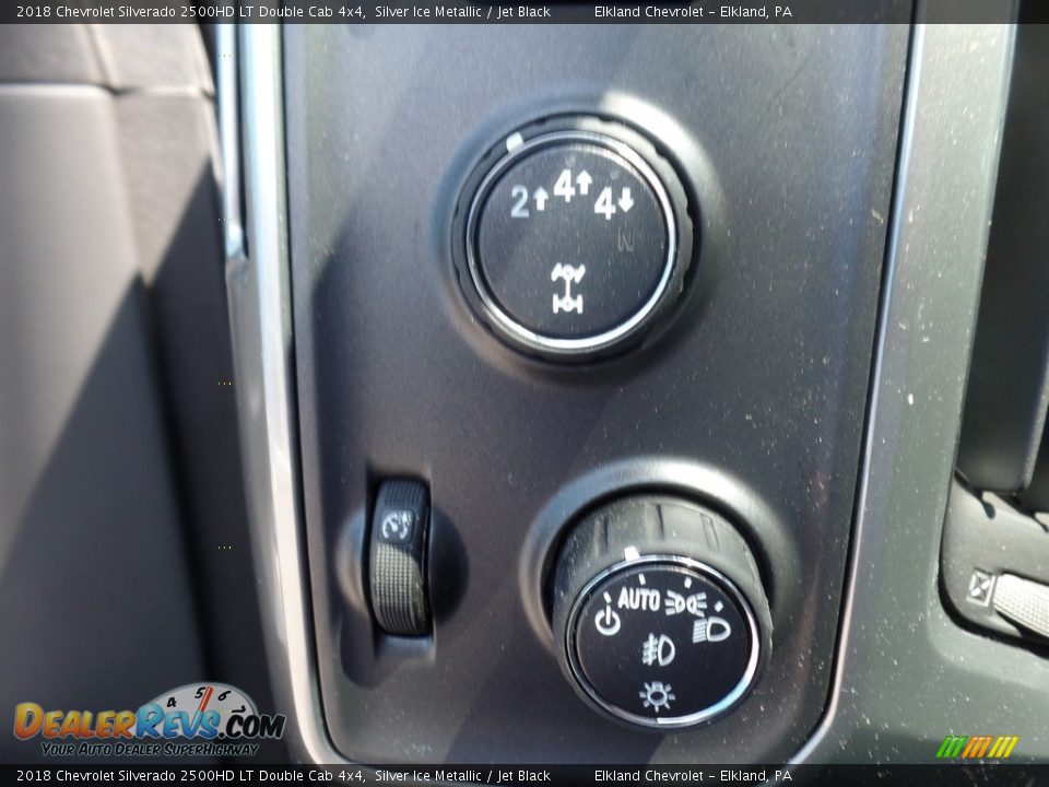 2018 Chevrolet Silverado 2500HD LT Double Cab 4x4 Silver Ice Metallic / Jet Black Photo #25
