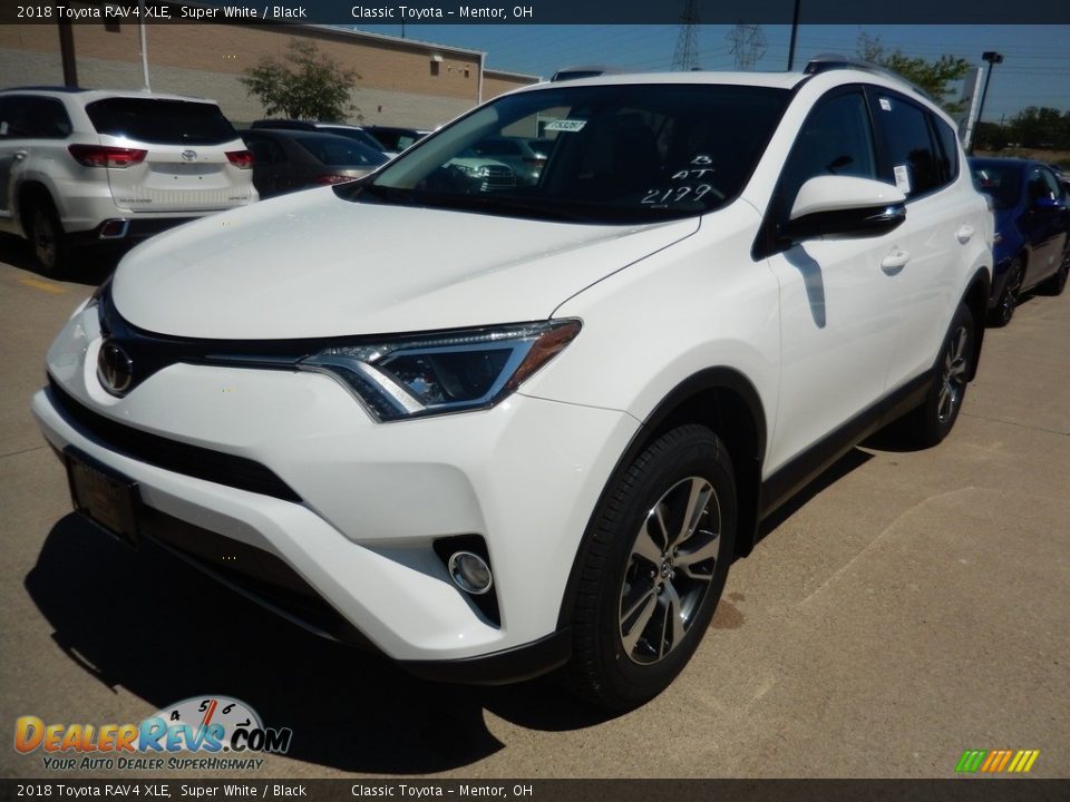 2018 Toyota RAV4 XLE Super White / Black Photo #1