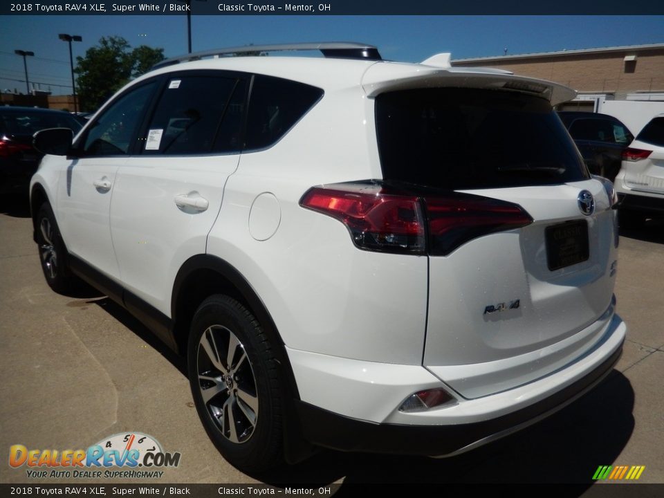 2018 Toyota RAV4 XLE Super White / Black Photo #2