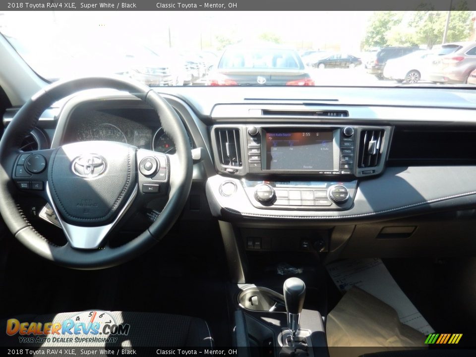 2018 Toyota RAV4 XLE Super White / Black Photo #5