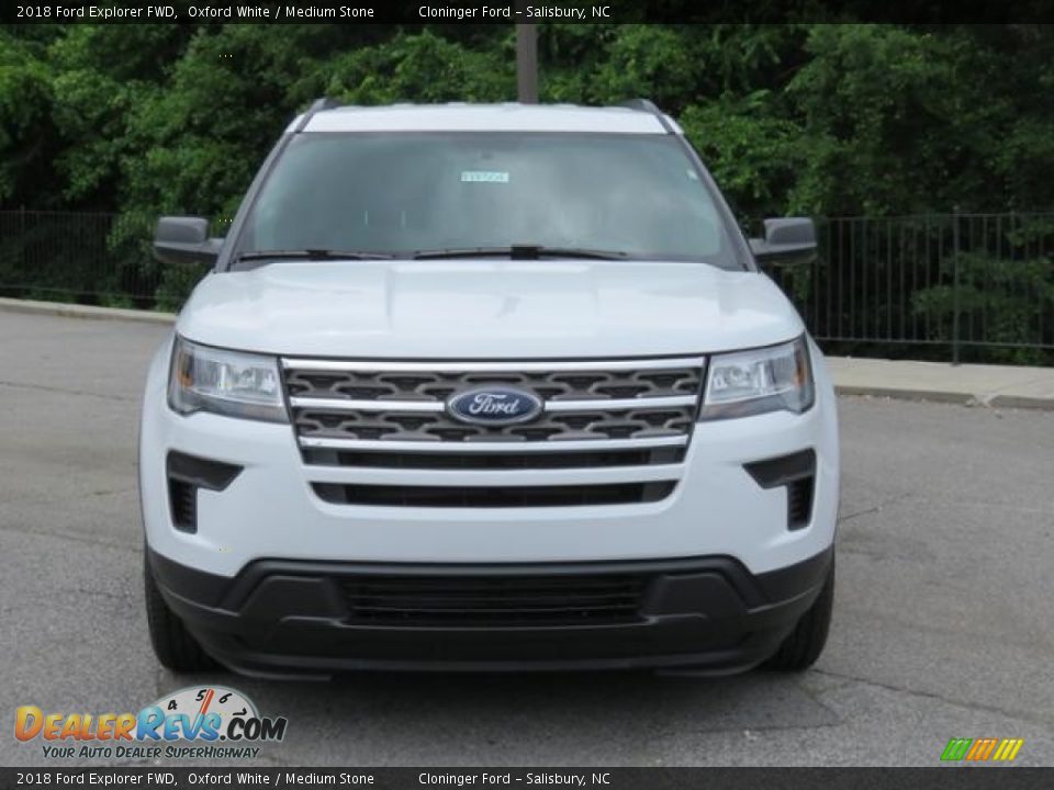 2018 Ford Explorer FWD Oxford White / Medium Stone Photo #2