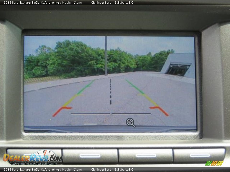 2018 Ford Explorer FWD Oxford White / Medium Stone Photo #13