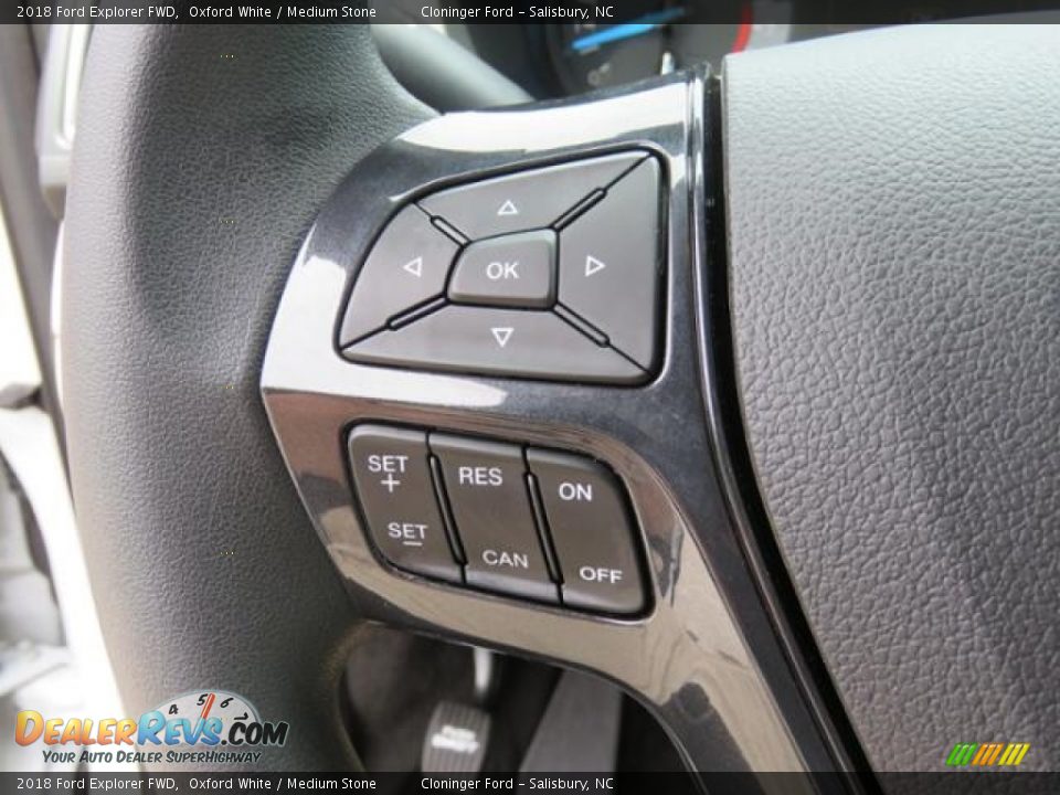 Controls of 2018 Ford Explorer FWD Photo #16