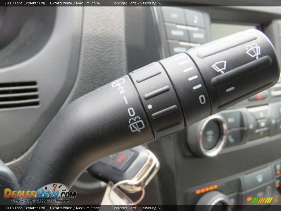 Controls of 2018 Ford Explorer FWD Photo #19