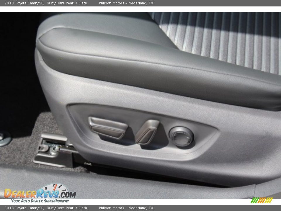 2018 Toyota Camry SE Ruby Flare Pearl / Black Photo #15