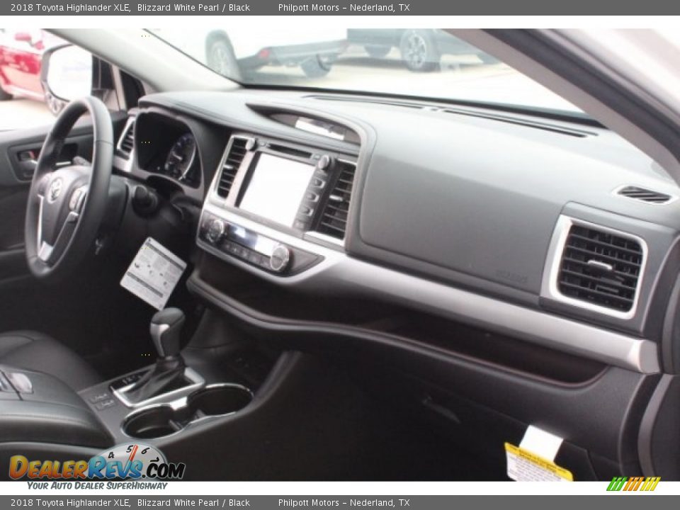 2018 Toyota Highlander XLE Blizzard White Pearl / Black Photo #34