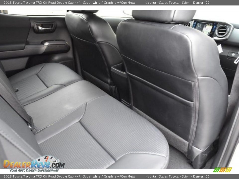 2018 Toyota Tacoma TRD Off Road Double Cab 4x4 Super White / Graphite w/Gun Metal Photo #17