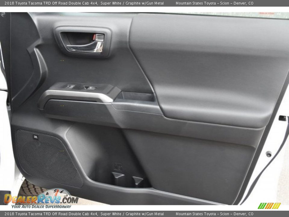 2018 Toyota Tacoma TRD Off Road Double Cab 4x4 Super White / Graphite w/Gun Metal Photo #22