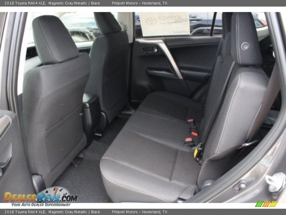 2018 Toyota RAV4 XLE Magnetic Gray Metallic / Black Photo #26