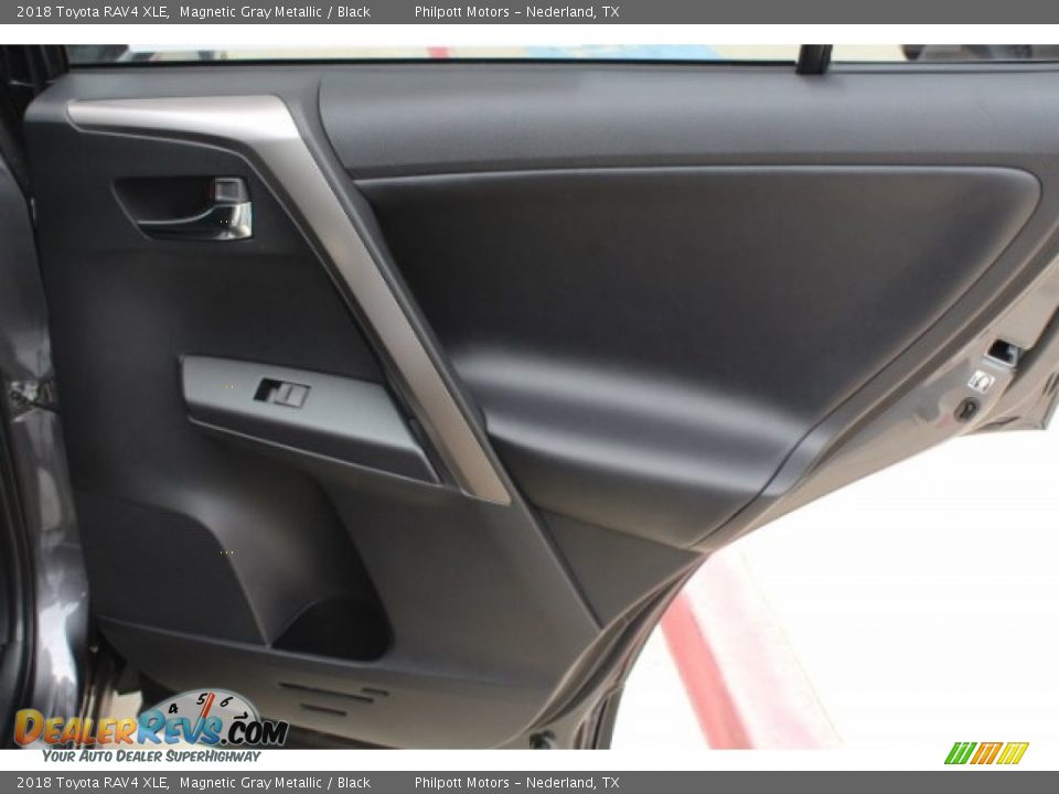 2018 Toyota RAV4 XLE Magnetic Gray Metallic / Black Photo #31