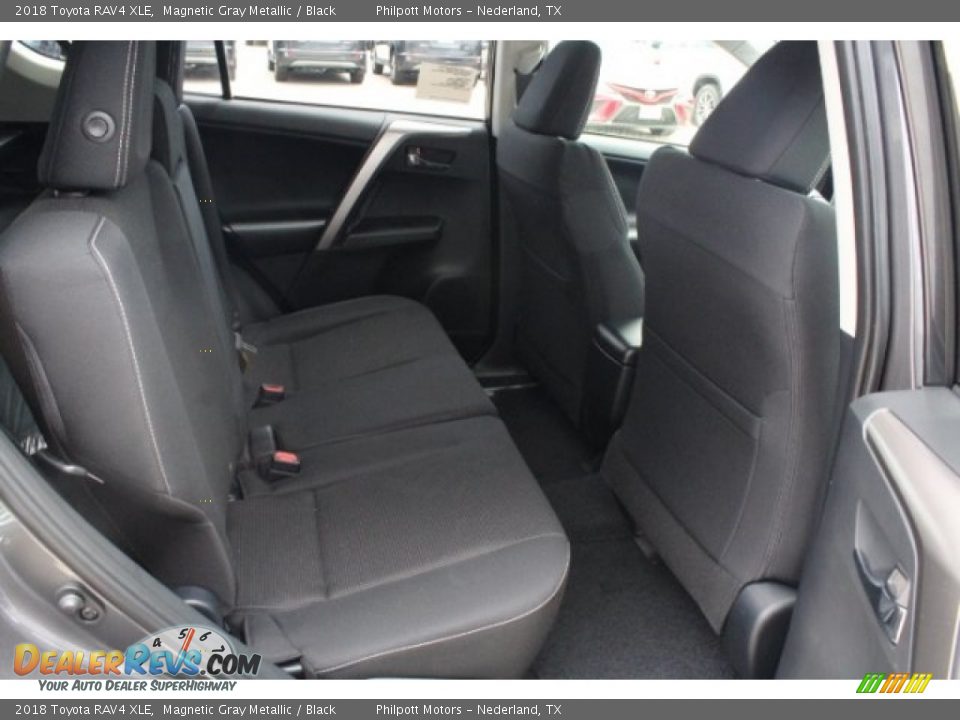 2018 Toyota RAV4 XLE Magnetic Gray Metallic / Black Photo #32