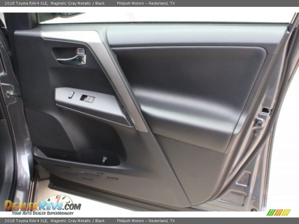 2018 Toyota RAV4 XLE Magnetic Gray Metallic / Black Photo #33