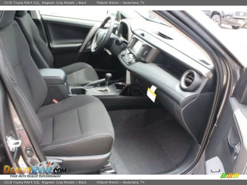 2018 Toyota RAV4 XLE Magnetic Gray Metallic / Black Photo #35