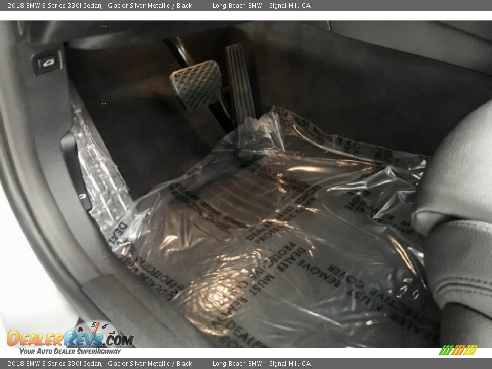 2018 BMW 3 Series 330i Sedan Glacier Silver Metallic / Black Photo #21