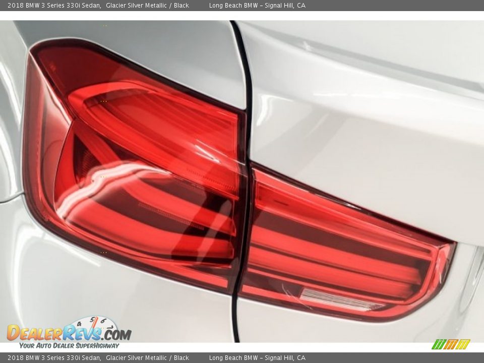 2018 BMW 3 Series 330i Sedan Glacier Silver Metallic / Black Photo #31