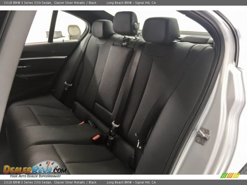 2018 BMW 3 Series 330i Sedan Glacier Silver Metallic / Black Photo #34