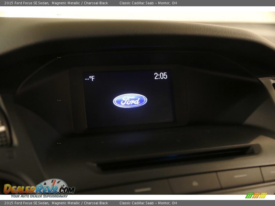 2015 Ford Focus SE Sedan Magnetic Metallic / Charcoal Black Photo #10