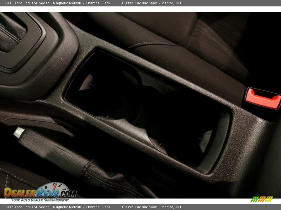 2015 Ford Focus SE Sedan Magnetic Metallic / Charcoal Black Photo #14