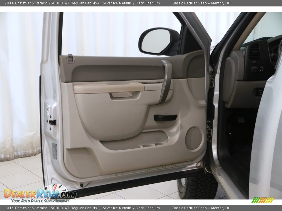 2014 Chevrolet Silverado 2500HD WT Regular Cab 4x4 Silver Ice Metallic / Dark Titanium Photo #4