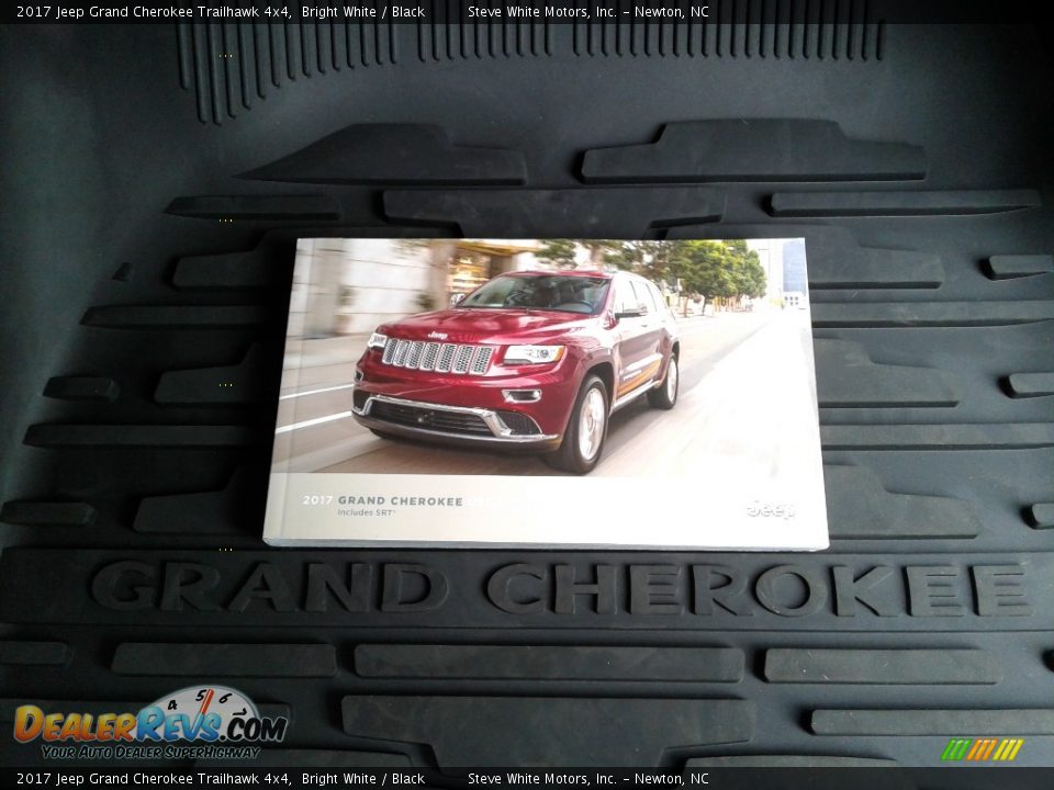 2017 Jeep Grand Cherokee Trailhawk 4x4 Bright White / Black Photo #36