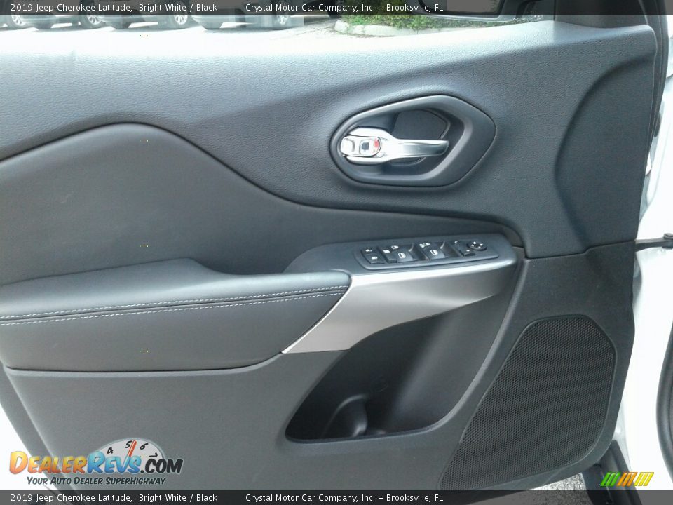 2019 Jeep Cherokee Latitude Bright White / Black Photo #17