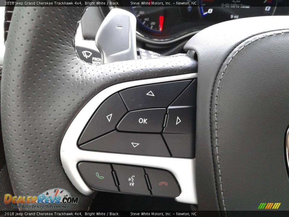 Controls of 2018 Jeep Grand Cherokee Trackhawk 4x4 Photo #19