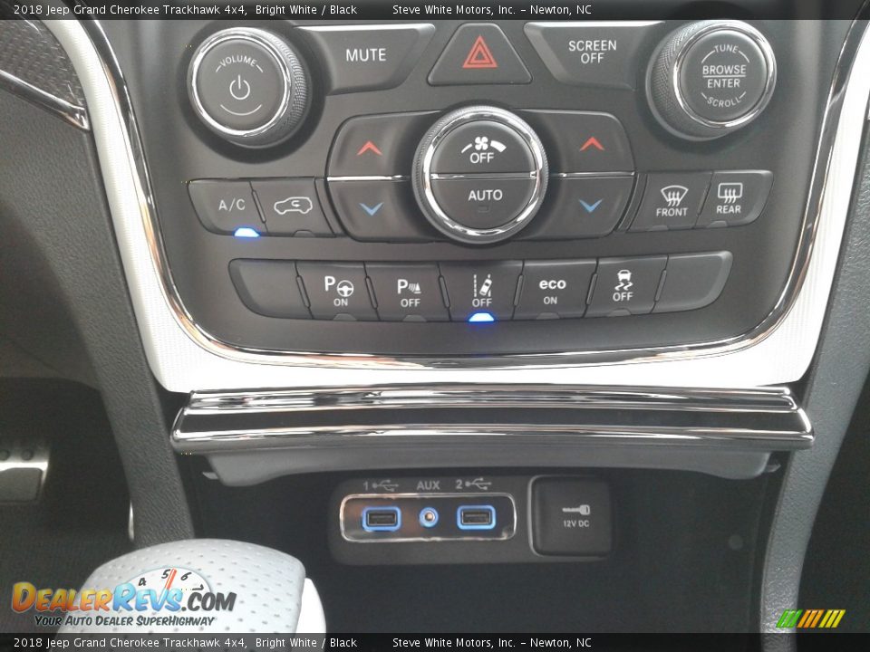 Controls of 2018 Jeep Grand Cherokee Trackhawk 4x4 Photo #32